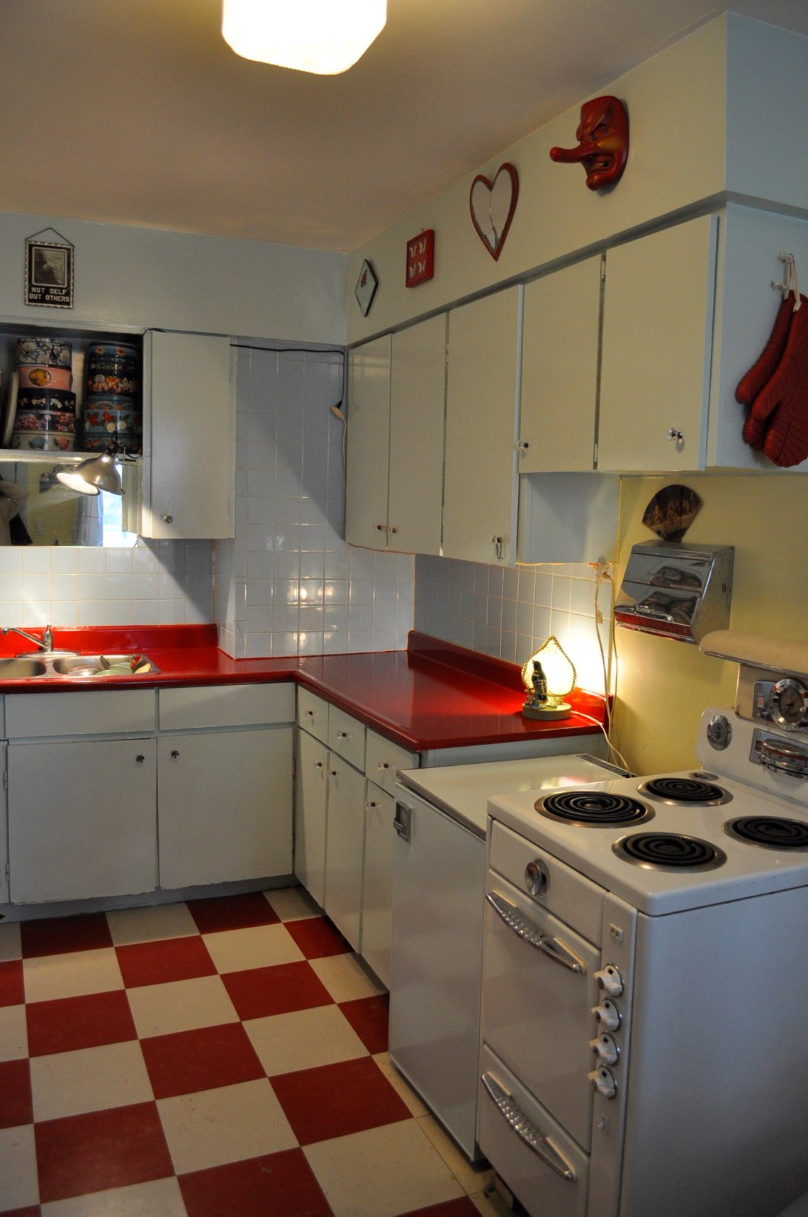 1026kitchen.JPG